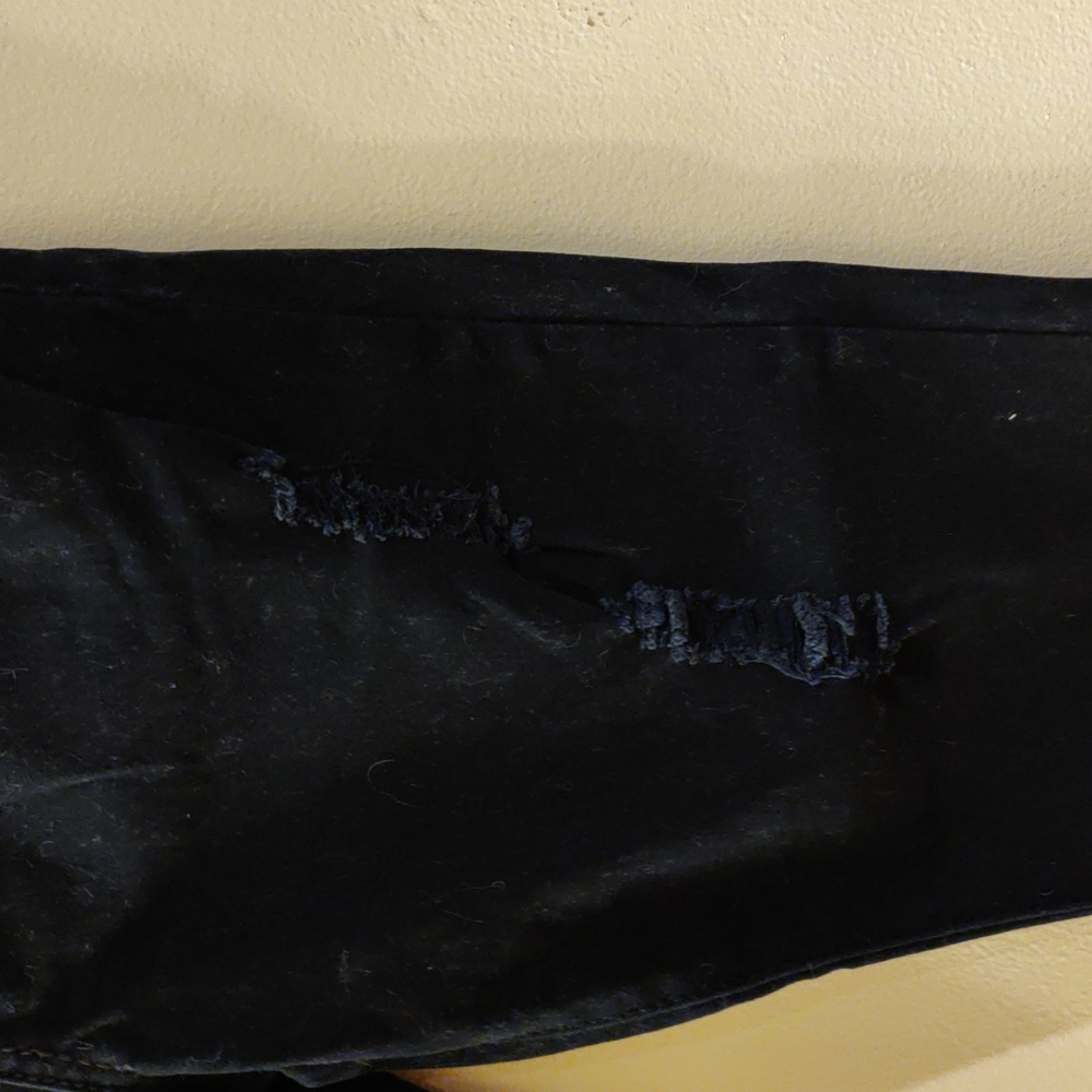 Reign Black Capris - Picture 2 of 9